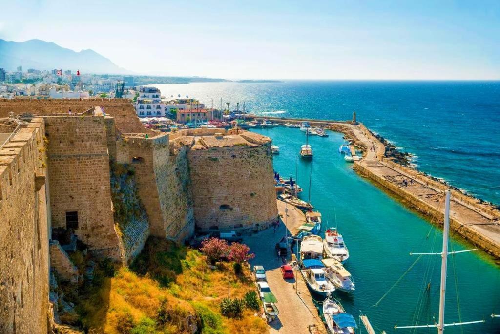 Dome Hotel & Casino At Central Kyrenia Cirénia Exterior foto