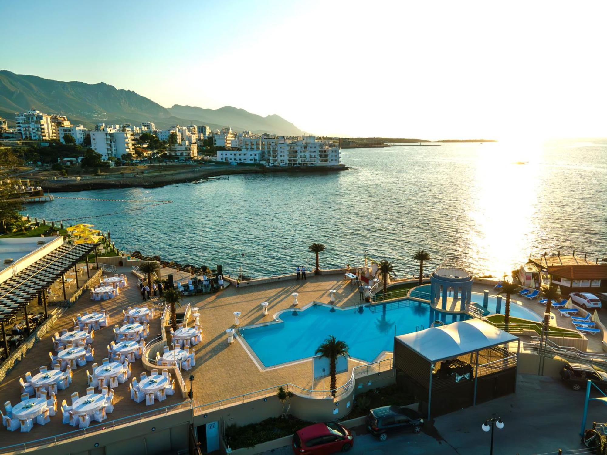 Dome Hotel & Casino At Central Kyrenia Cirénia Exterior foto